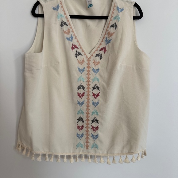 Boutique Women's Aztec Boho Embroidered Tasseled Lined Sleeveless Blouse Size L - Picture 1 of 2